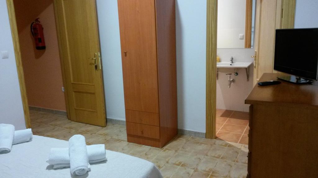 Hostal Virgen Del Pilar Baza Quarto foto