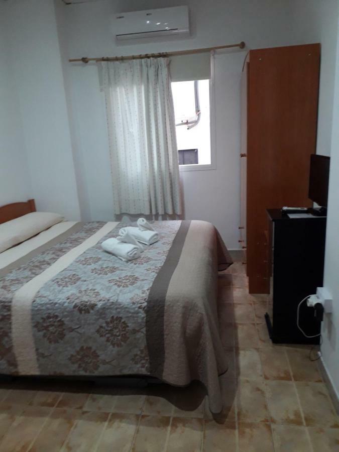 Hostal Virgen Del Pilar Baza Exterior foto